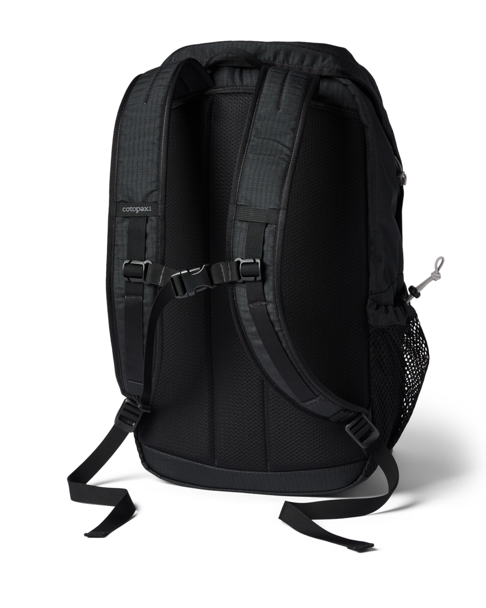 Alternative view of Clase 28L Daypack